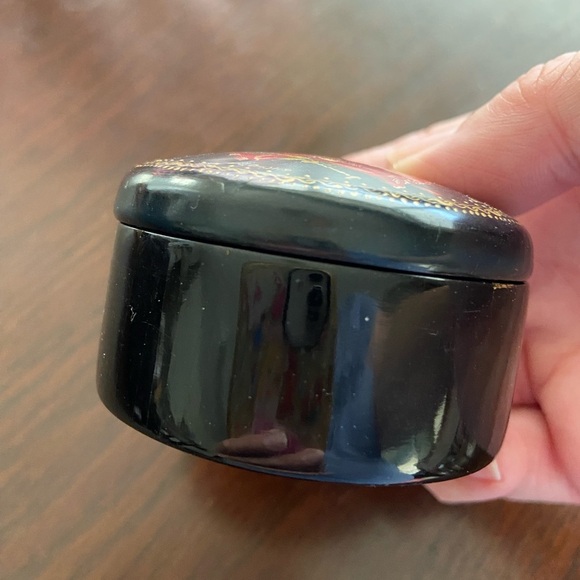 Vintage Russian Lacquer Trinket Box Hand Painted Artist Signed - Picture 3 of 14